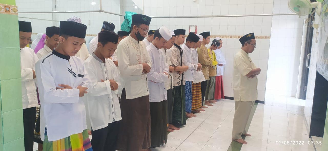 Menanamkan Sikap Religius – Sholat Berjamaah